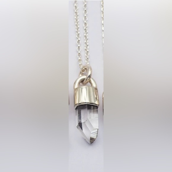 Numi Olive Crystal Quartz Pendant Necklace - Picture 16 of 16